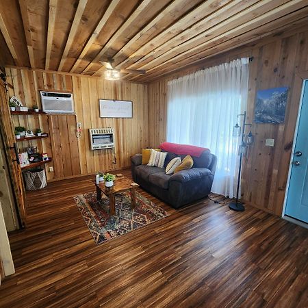 Unique Country Cabin Meets Farmhouse Modern!!! Mena Экстерьер фото