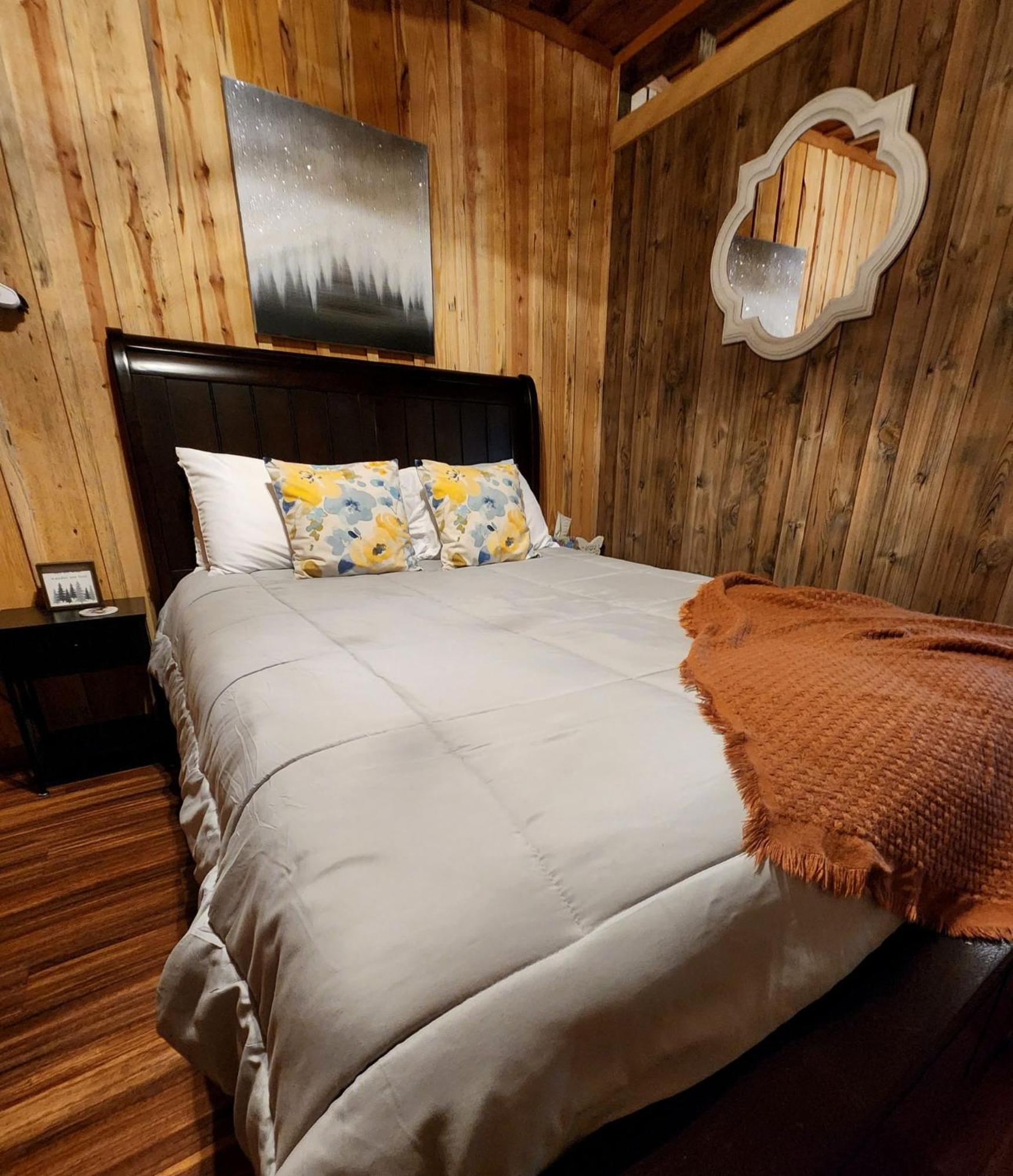 Unique Country Cabin Meets Farmhouse Modern!!! Mena Экстерьер фото