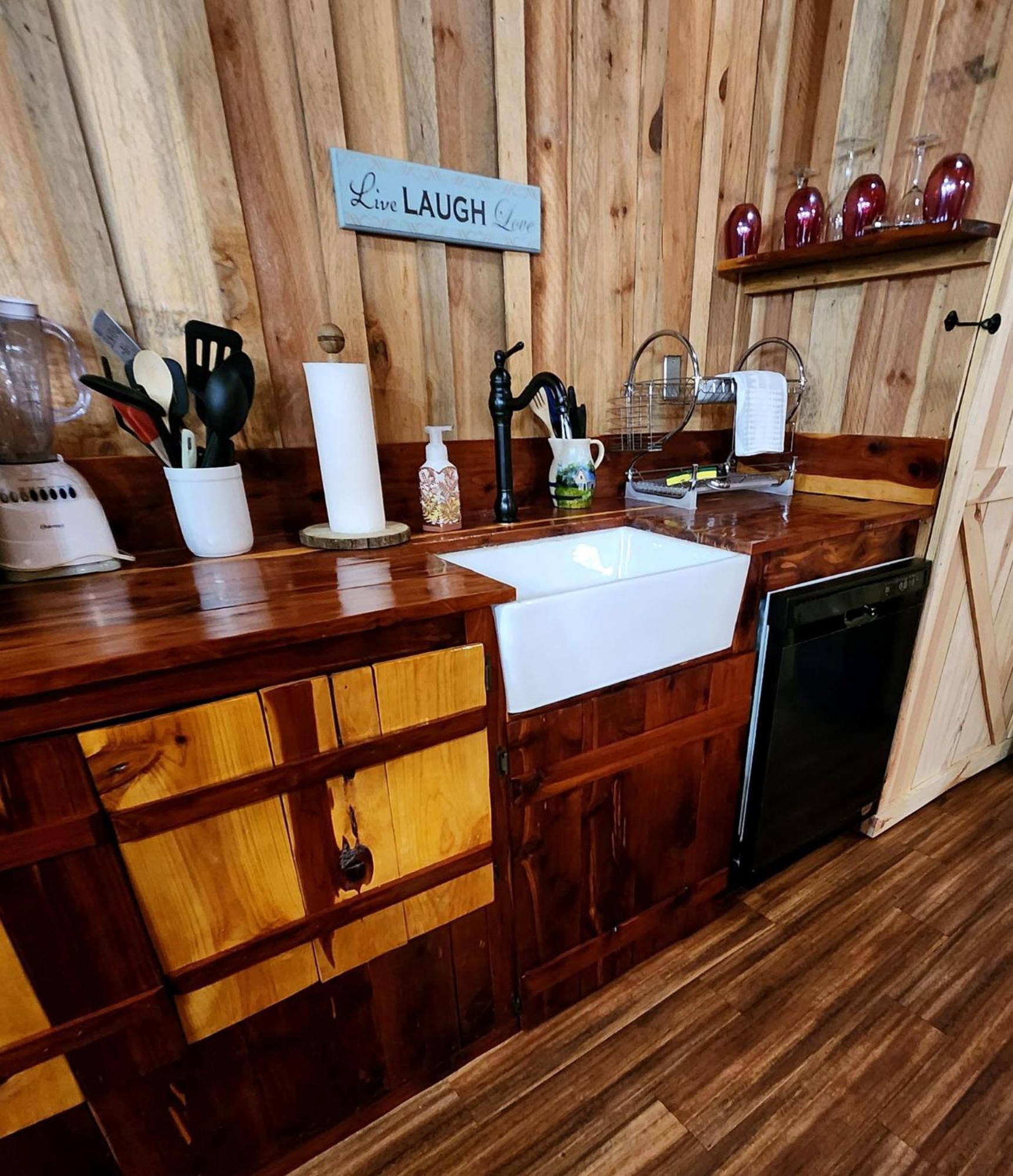 Unique Country Cabin Meets Farmhouse Modern!!! Mena Экстерьер фото