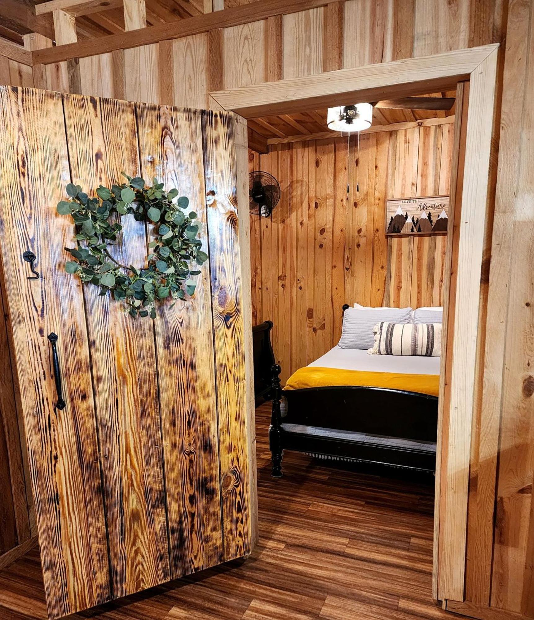 Unique Country Cabin Meets Farmhouse Modern!!! Mena Экстерьер фото