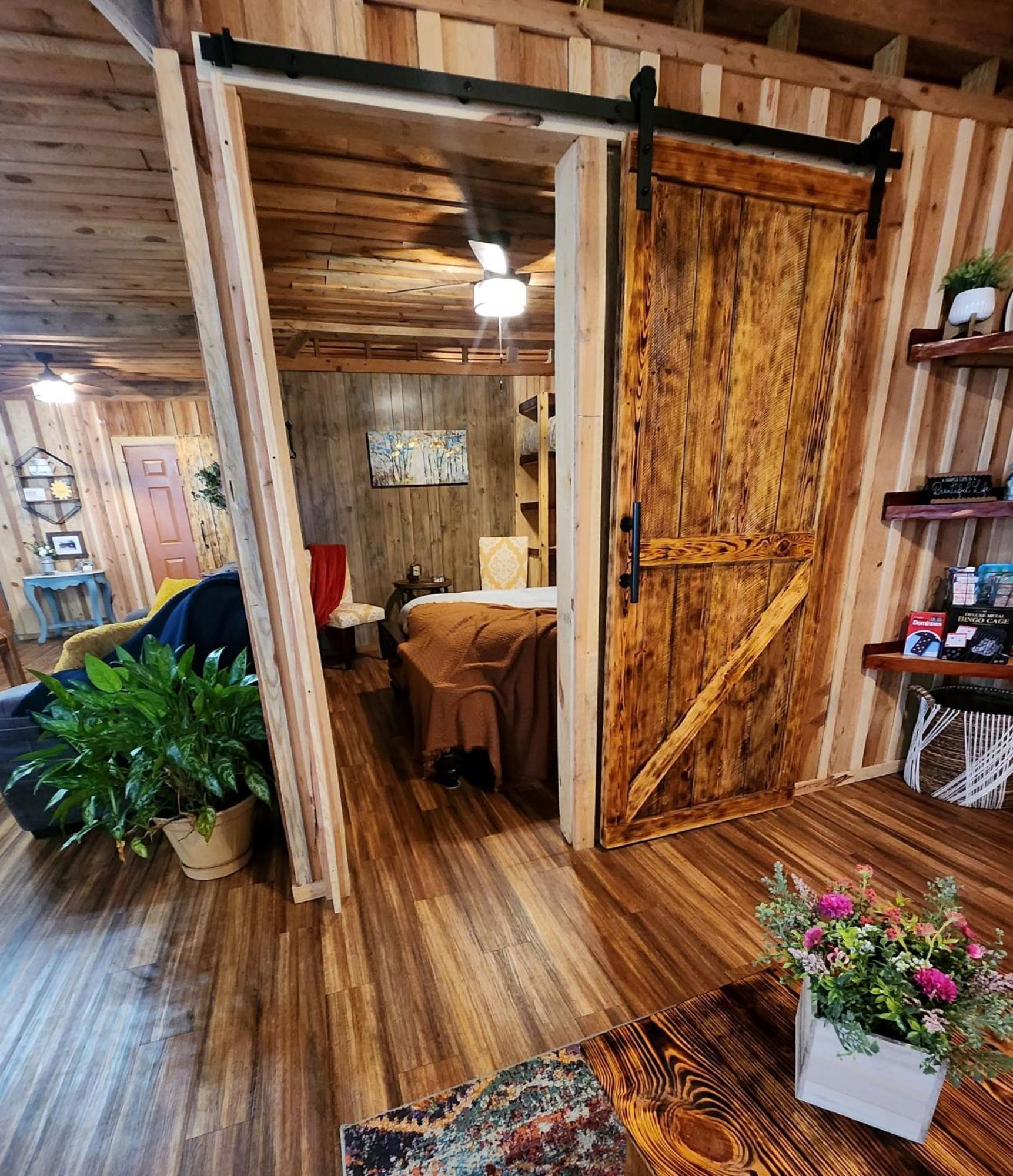 Unique Country Cabin Meets Farmhouse Modern!!! Mena Экстерьер фото