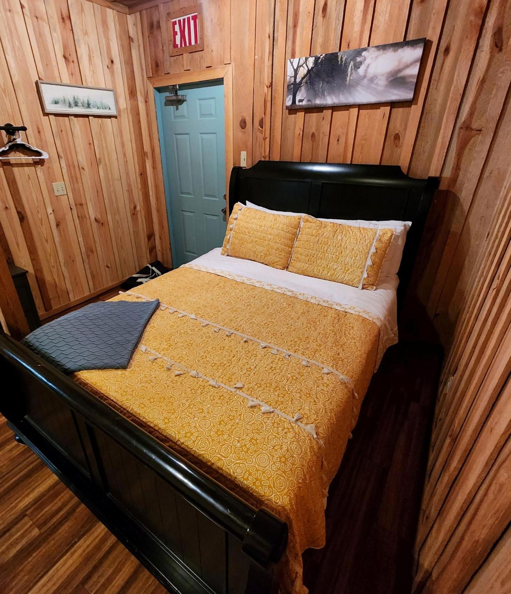 Unique Country Cabin Meets Farmhouse Modern!!! Mena Экстерьер фото