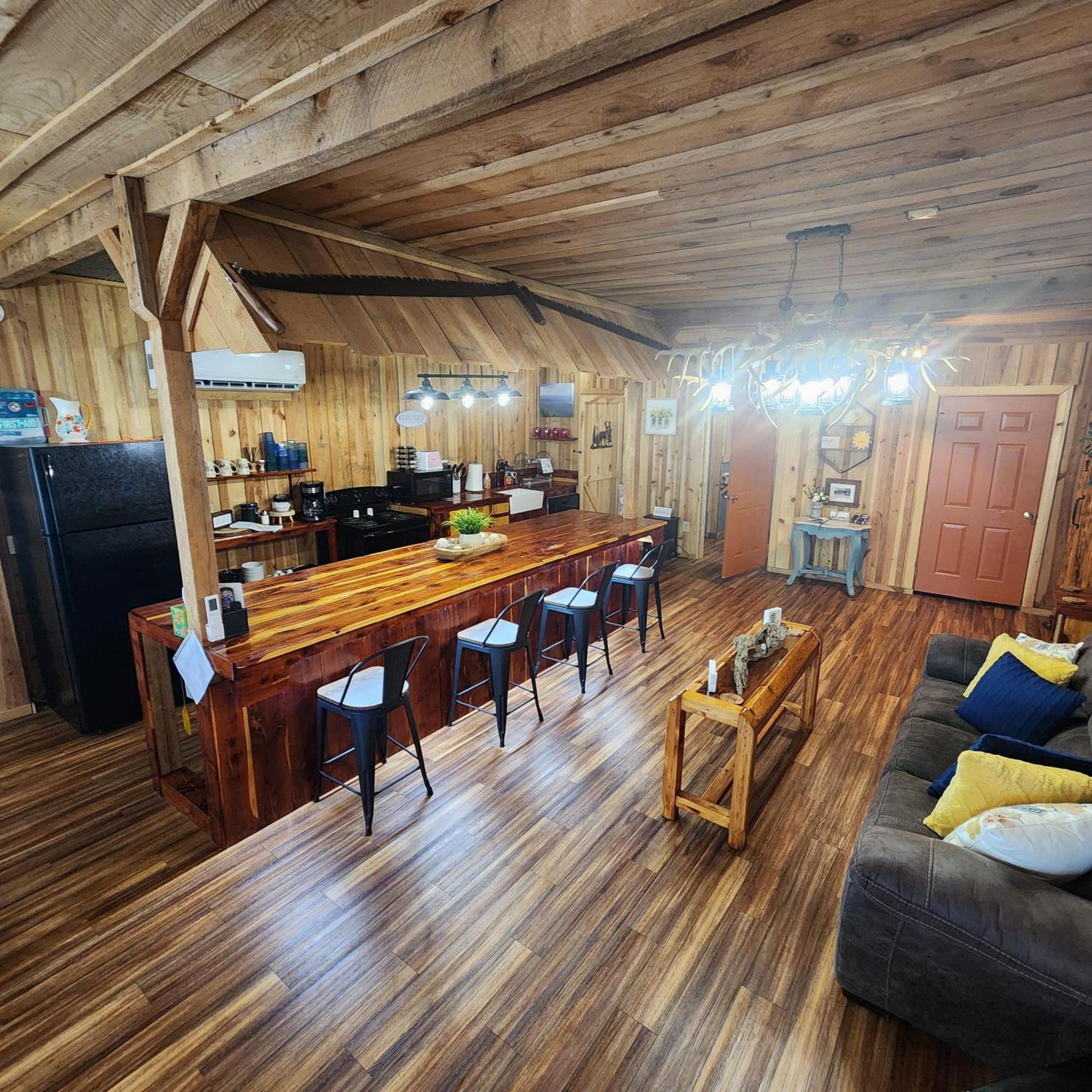 Unique Country Cabin Meets Farmhouse Modern!!! Mena Экстерьер фото