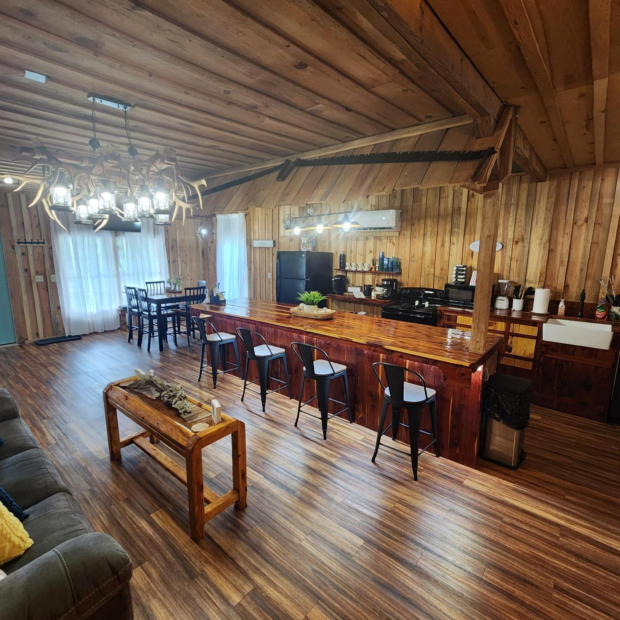 Unique Country Cabin Meets Farmhouse Modern!!! Mena Экстерьер фото