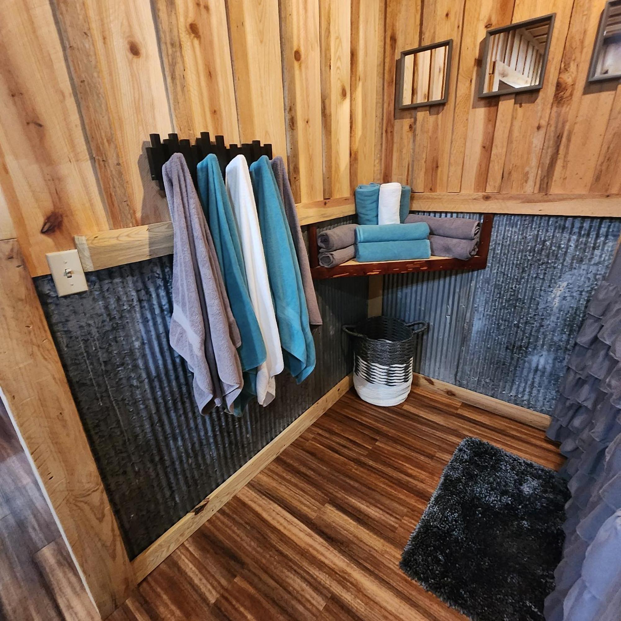Unique Country Cabin Meets Farmhouse Modern!!! Mena Экстерьер фото