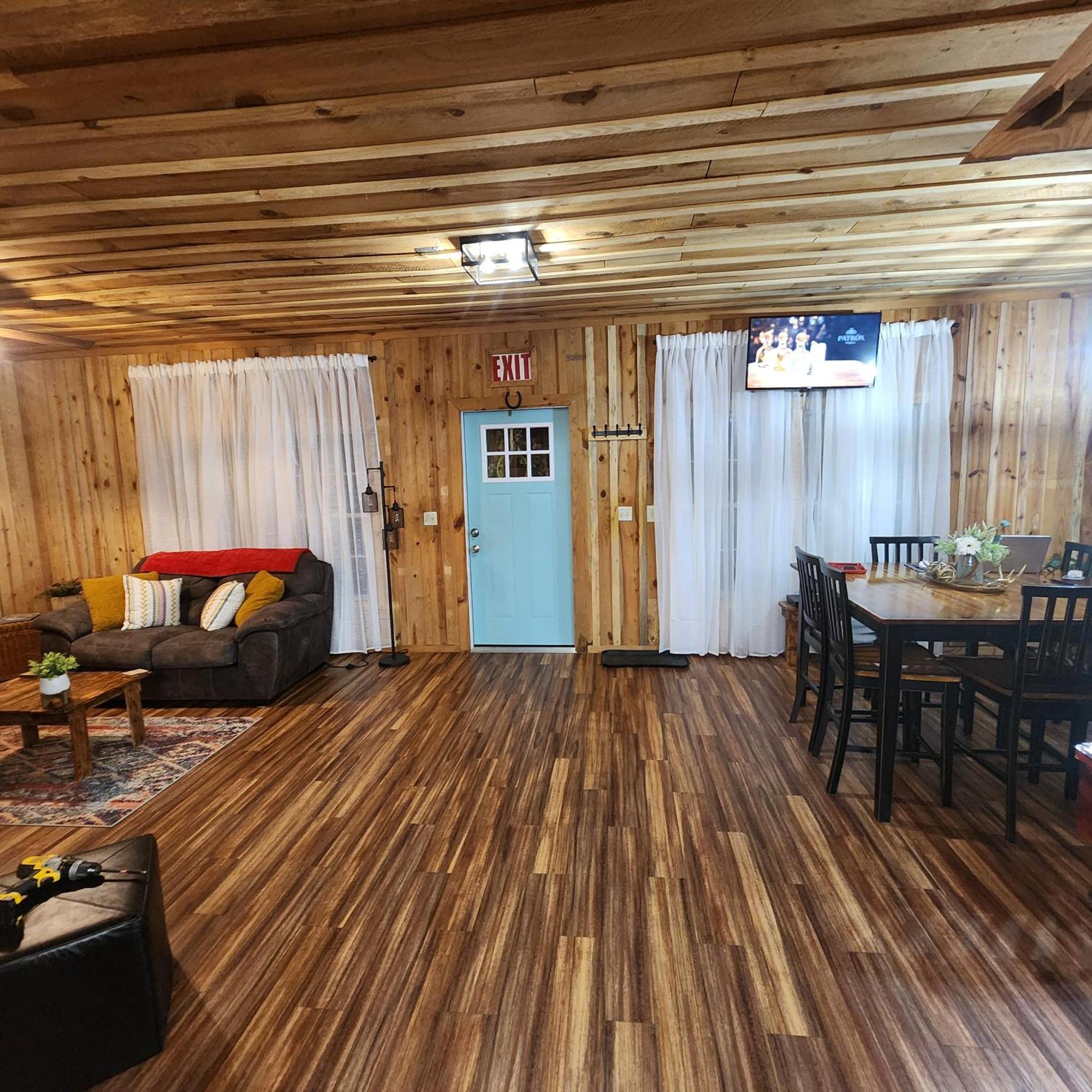Unique Country Cabin Meets Farmhouse Modern!!! Mena Экстерьер фото